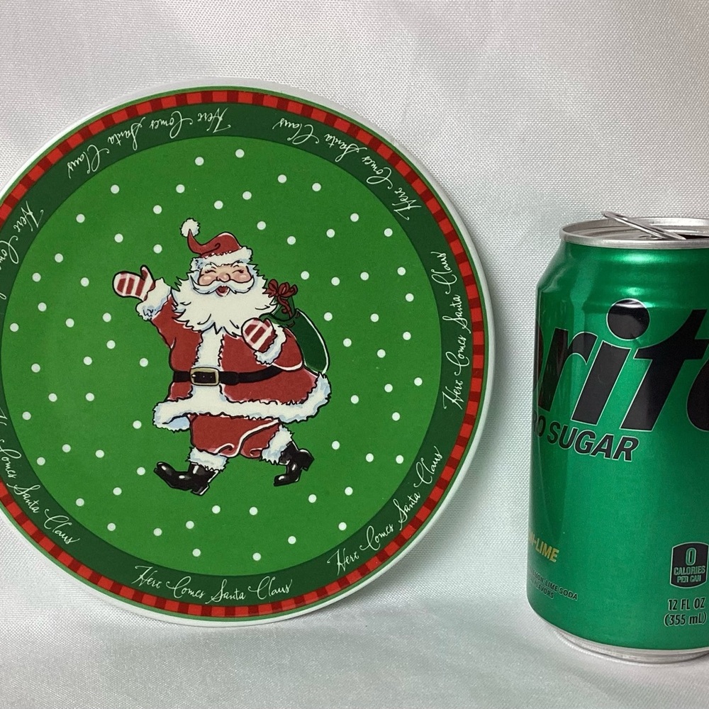 Jolly :Here Comes Santa Claus” Holiday Plate - Green and Red 6.5”